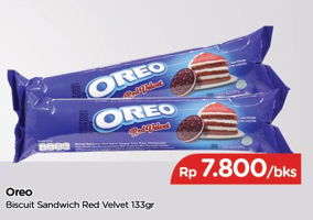 Promo Harga OREO Biskuit Sandwich Red Velvet 133 gr - TIP TOP